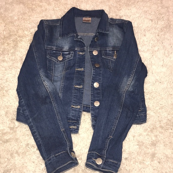 Jean jacket - Picture 1 of 4